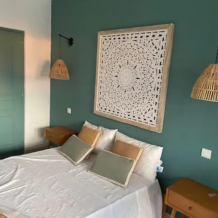 Acquella Hotel *